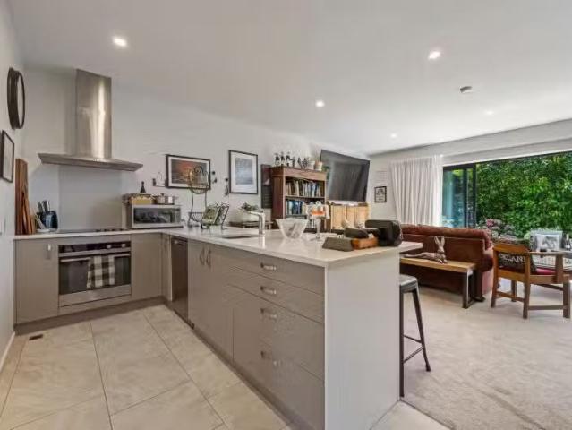 House for sale in Days Bay, Wellington