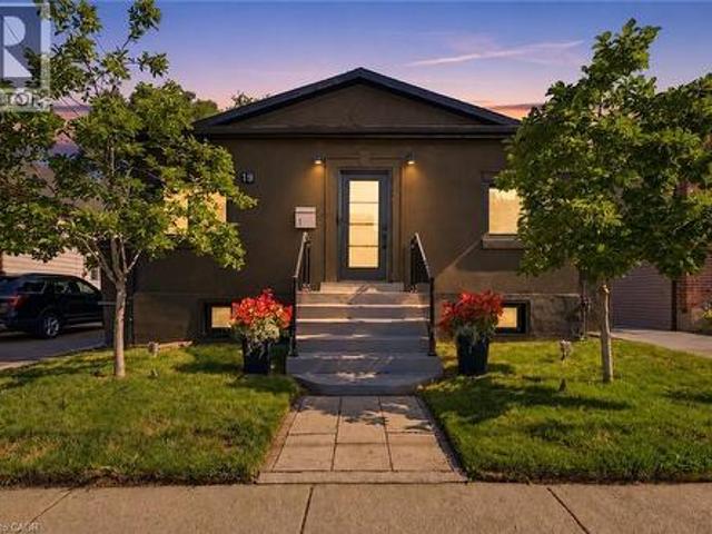 House for sale in Ancaster, Ontario