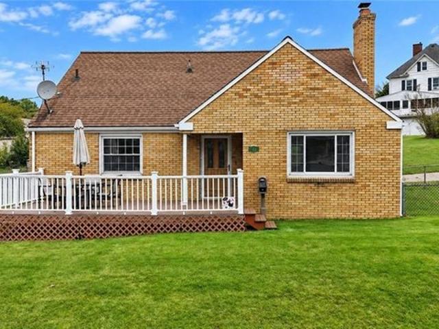 House for sale in Burgettstown, Pennsylvania