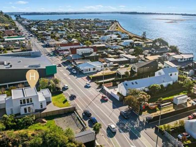 House for sale in Chaslands, Canterbury