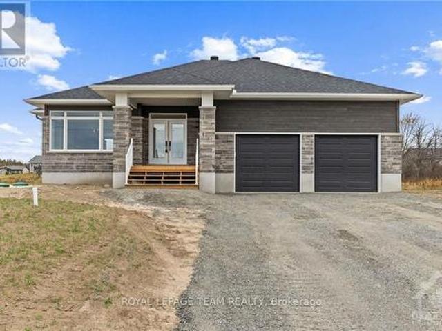 House for sale in Renfrew, Ontario