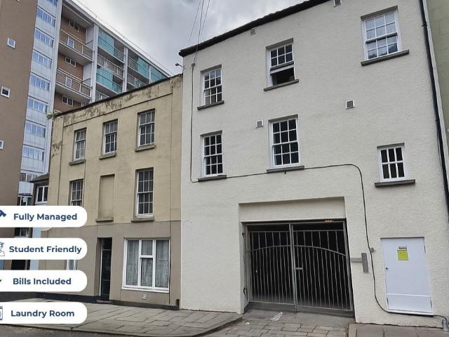 Studio for rent in Spike Island, Feckenham