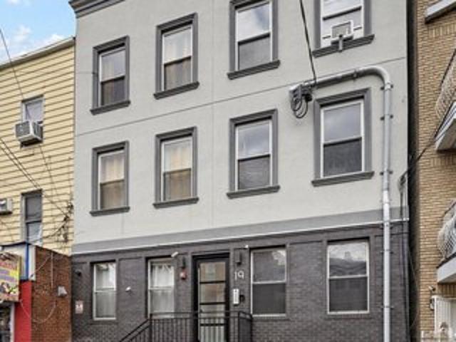 House for sale in Hudson, New Jersey