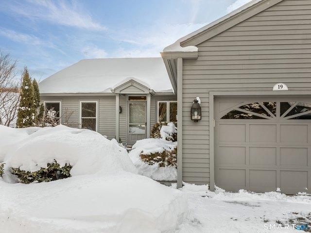 Condo for sale in Washington, Connecticut