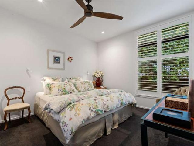 House for sale in Sandspit
