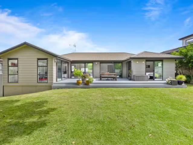 House for sale in Wairau Valley