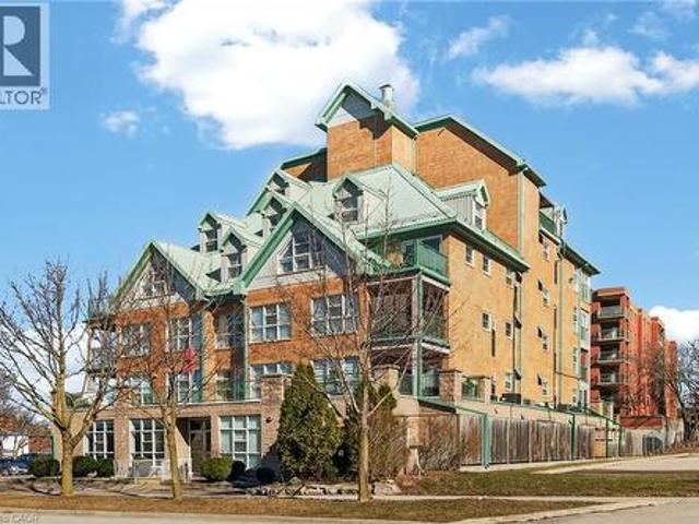 Condo for sale in Downtown Stoney Creek, Hamilton