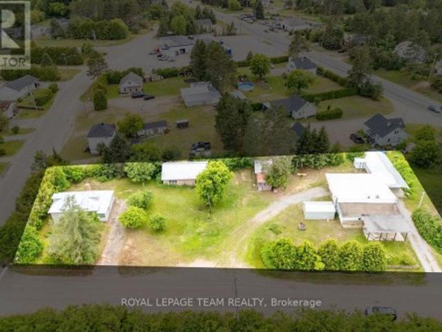 House for sale in Renfrew, Ontario