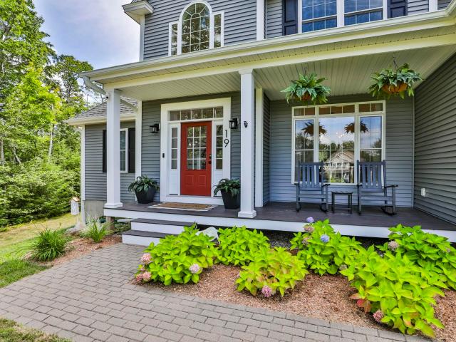House for sale in New Boston, Hillsborough County