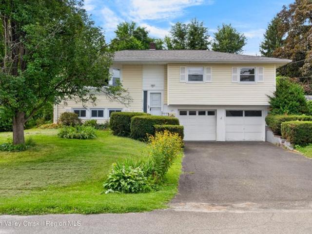 House for sale in Bloomington, New York