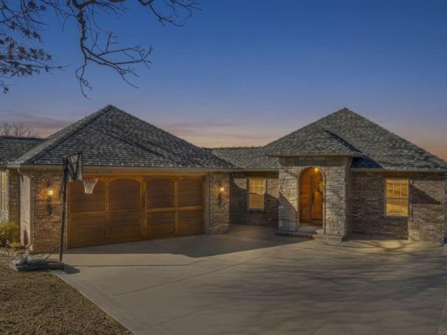 House for sale in Stone, Missouri