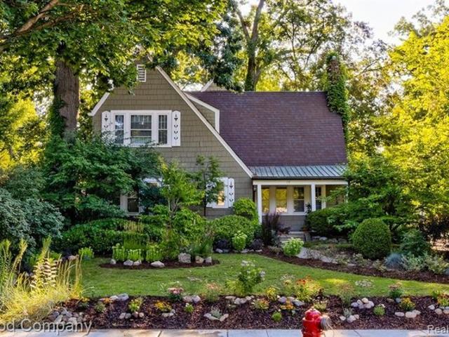 House for sale in Pleasant Ridge, Michigan