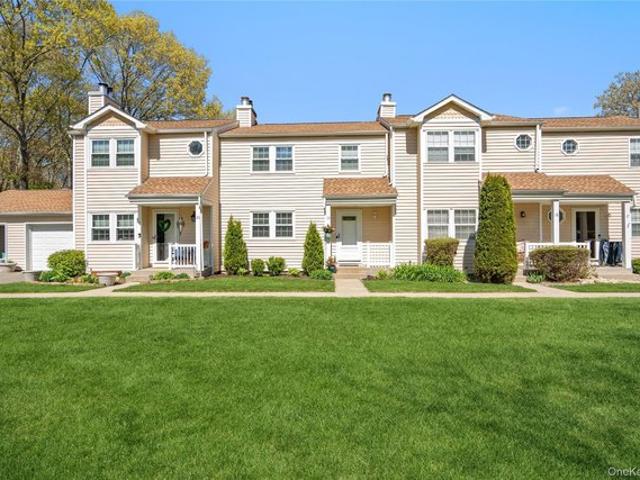 Condo for sale in Centereach, New York