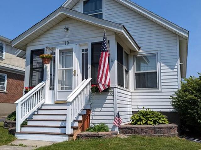 House for sale in Amsterdam, New York