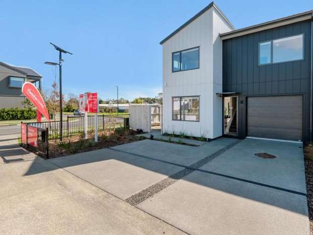 Townhouse for sale in Conifer Grove, Papakura