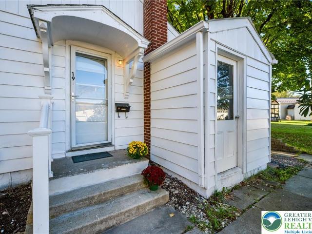 House for sale in Alpha, Wind Gap