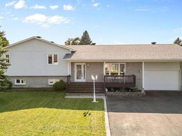 House for sale in Russell, Ontario
