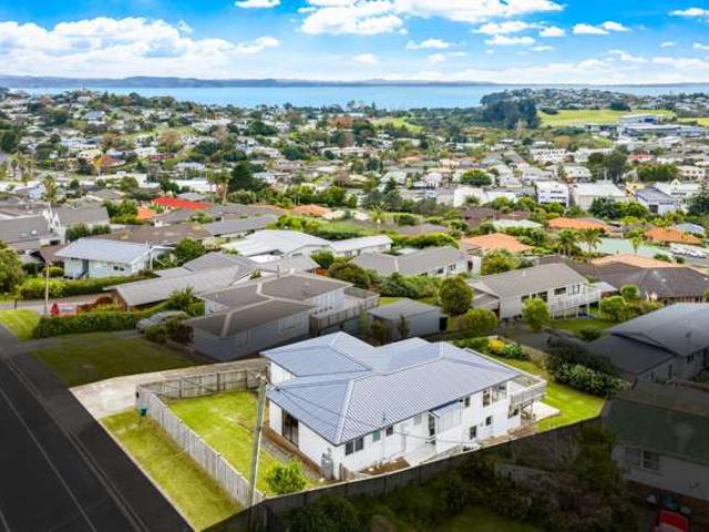 House for sale in Whangaparaoa