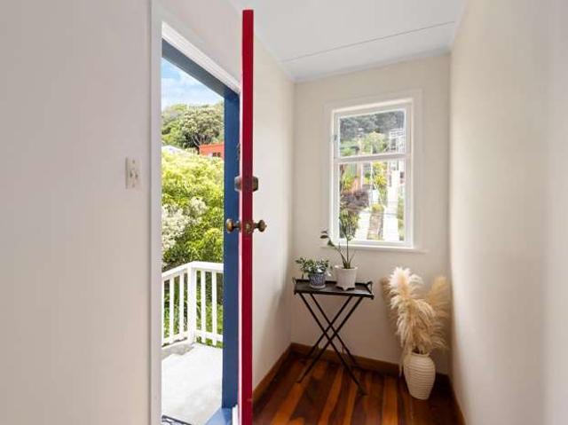 House for sale in Ōwhiro Bay, Wellington