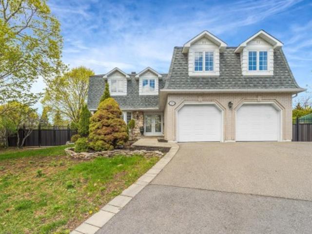 House for sale in Kirkland, Quebec