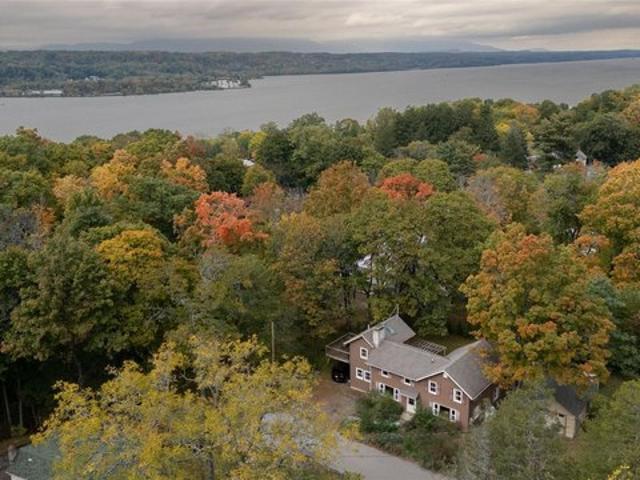 House for sale in Rhinecliff, Town of Rhinebeck