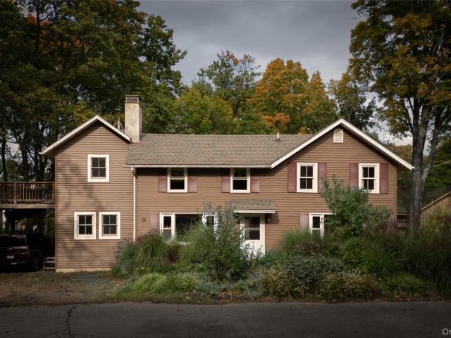 House for sale in Rhinecliff, Town of Rhinebeck
