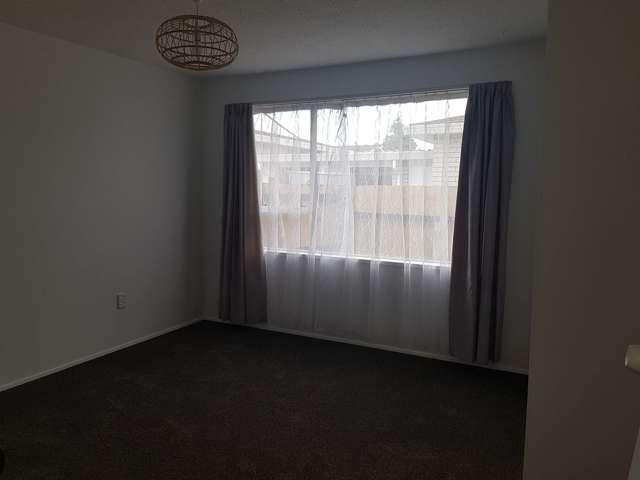 Apartment for rent in Chaslands, Canterbury