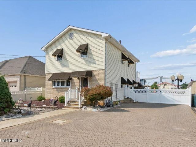 House for sale in Bayville, New Jersey