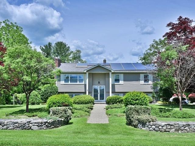 House for sale in Dudley, Massachusetts