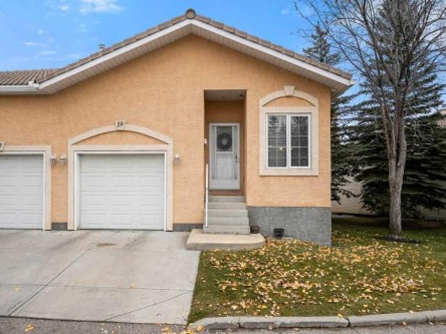Townhouse for sale in Scenic Acres, Calgary