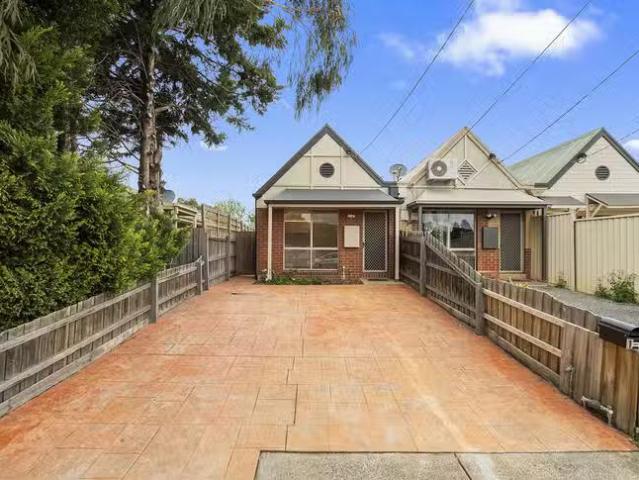 House for rent in Hadfield, Victoria