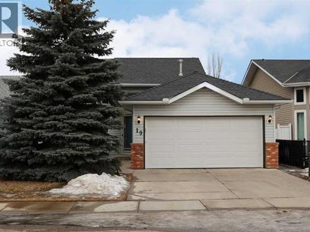 House for sale in Airdrie, Alberta