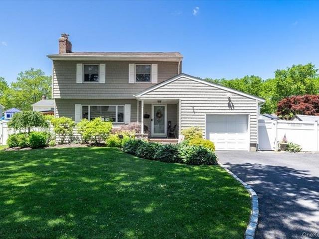 House for sale in Huntington, New York