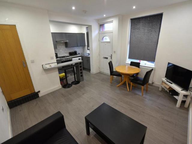 House for rent in Hyde Park, Leeds