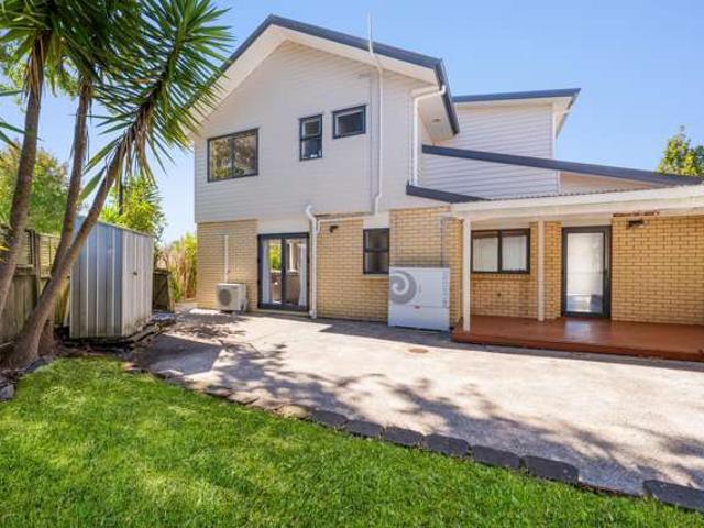 House for sale in Oratia