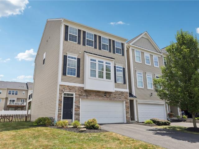 Townhouse for sale in Mc Kees Rocks