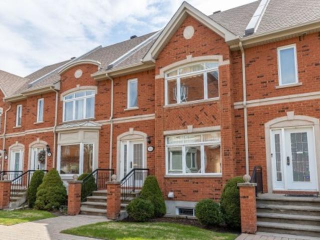 House for sale in Pointe-Claire, Montréal (région administrative)