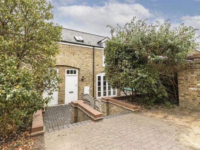 House for rent in London Borough of Lewisham, Greater London