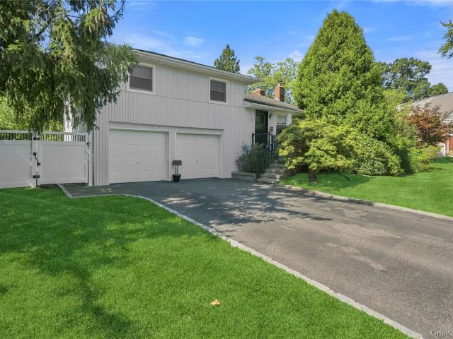 House for sale in Commack, Town of Huntington