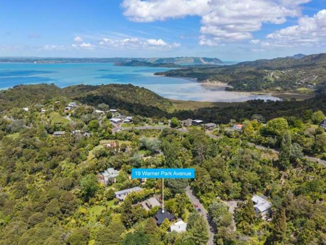 House for sale in Oratia