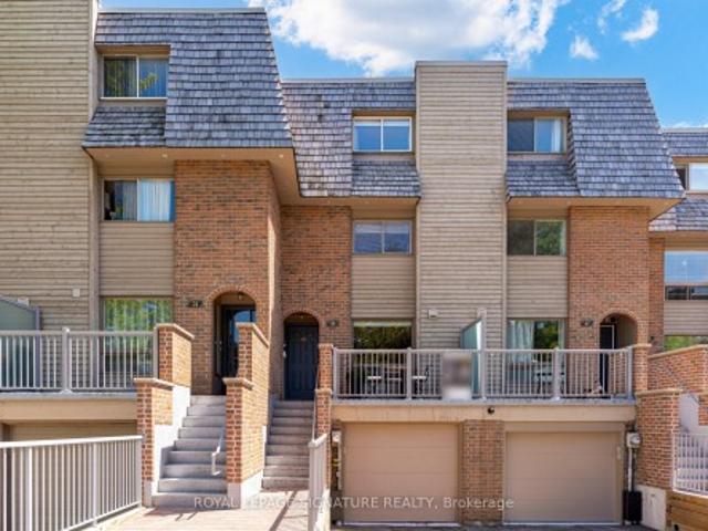Townhouse for sale in Woburn, Ontario