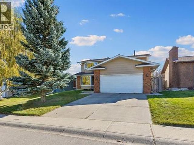 House for sale in Woodbine, Calgary