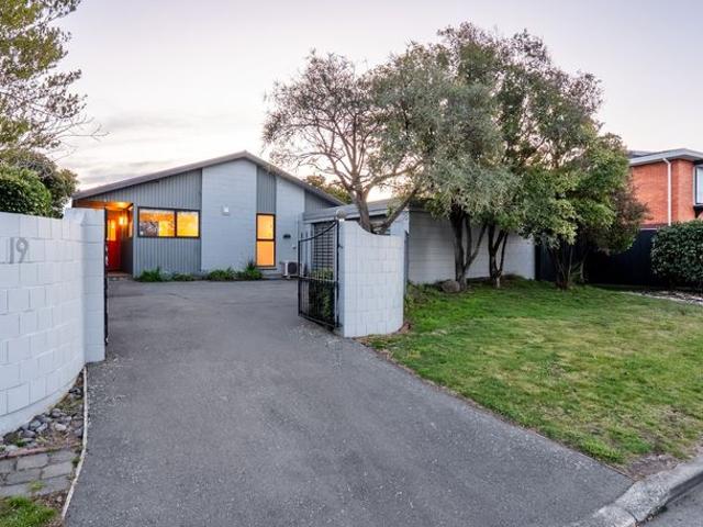 House for rent in Chaslands, Canterbury