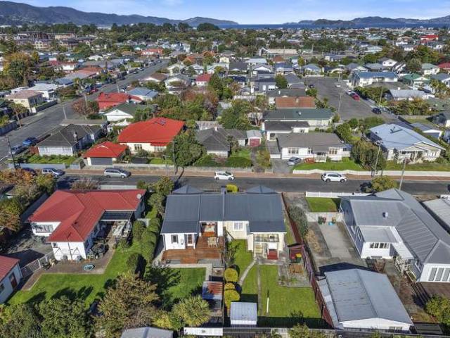 House for sale in Days Bay, Wellington