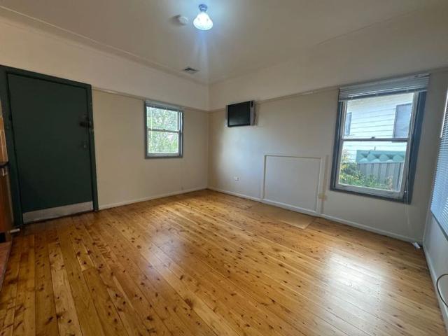 House for rent in Wollongong West, New South Wales