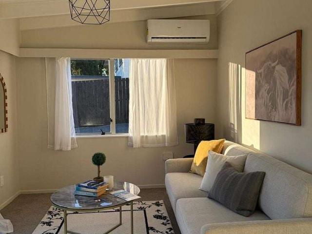 Apartment for rent in Sunnynook