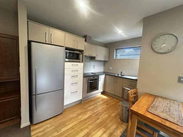 Apartment for rent in Chaslands, Canterbury