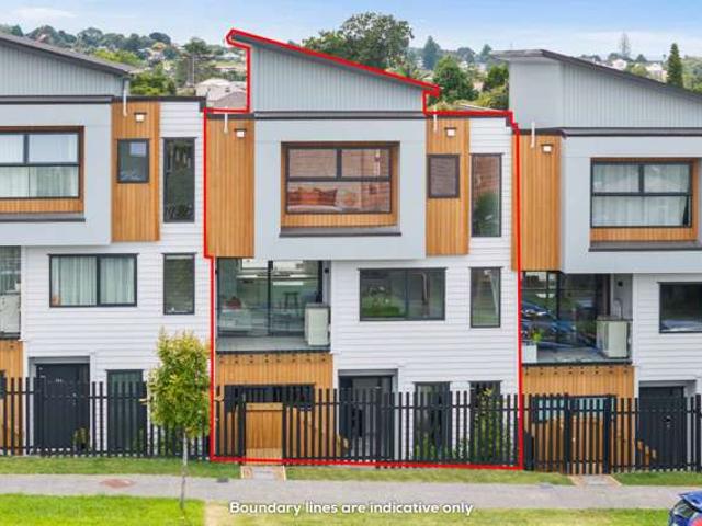 Townhouse for sale in Balmoral