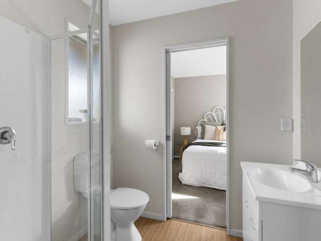 Apartment for sale in Chaslands, Canterbury