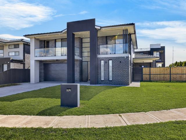 House for rent in Gledswood Hills, Sydney